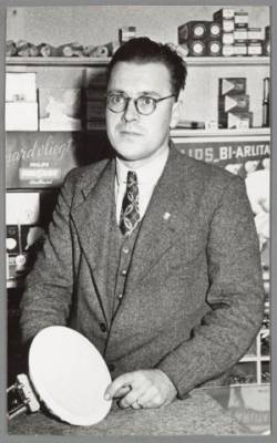 henkaverhoevengrammofoonplatenzaak1941.jpeg